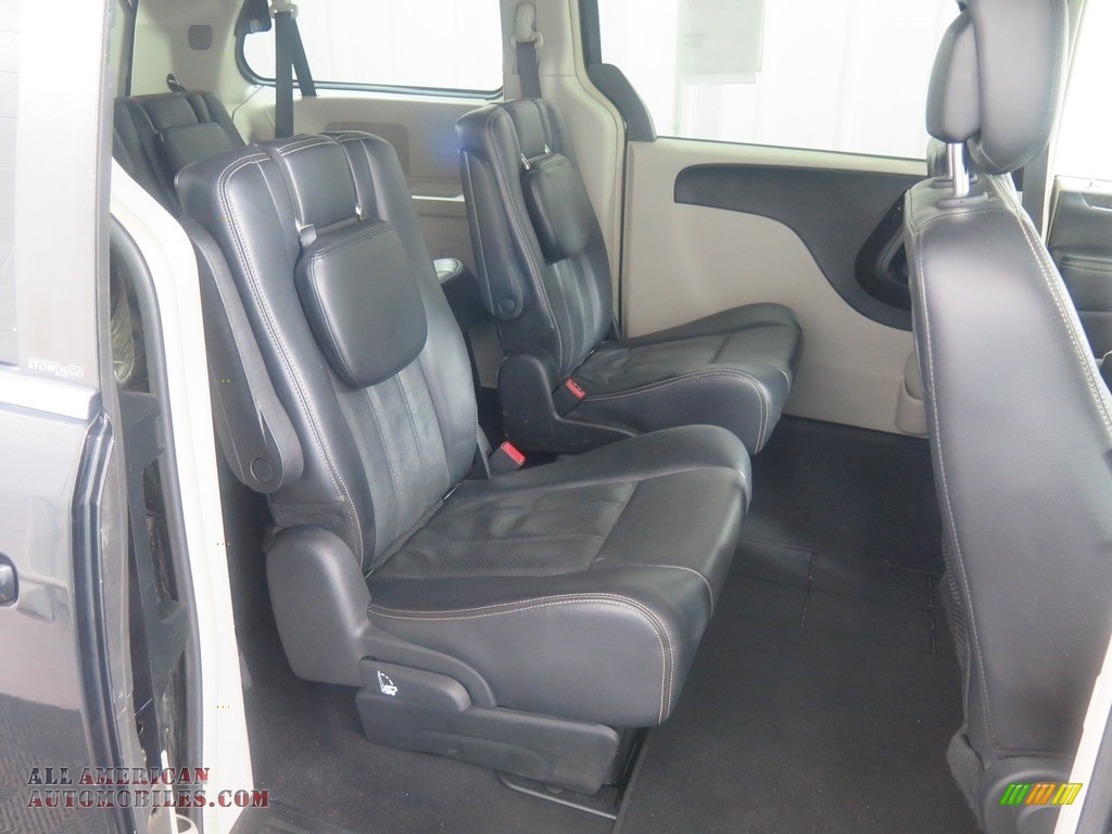 2012 Town & Country Touring - Brilliant Black Crystal Pearl / Black/Light Graystone photo #28