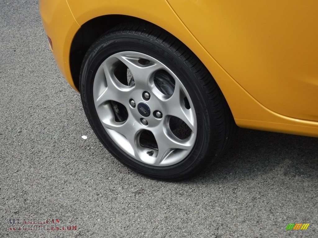 2011 Fiesta SES Hatchback - Yellow Blaze Metallic Tri-Coat / Cashmere/Charcoal Black Leather photo #3