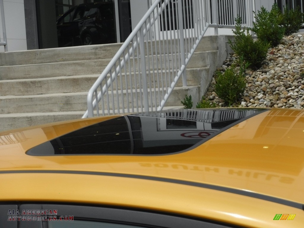 2011 Fiesta SES Hatchback - Yellow Blaze Metallic Tri-Coat / Cashmere/Charcoal Black Leather photo #4