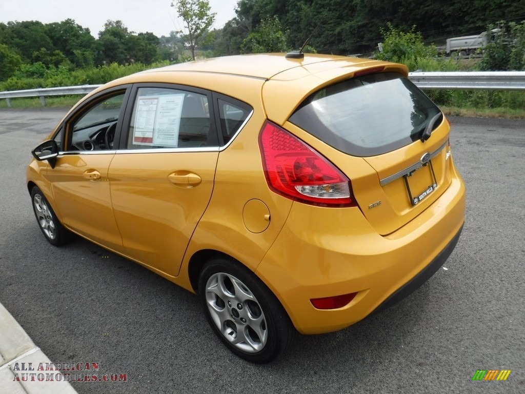 2011 Fiesta SES Hatchback - Yellow Blaze Metallic Tri-Coat / Cashmere/Charcoal Black Leather photo #8