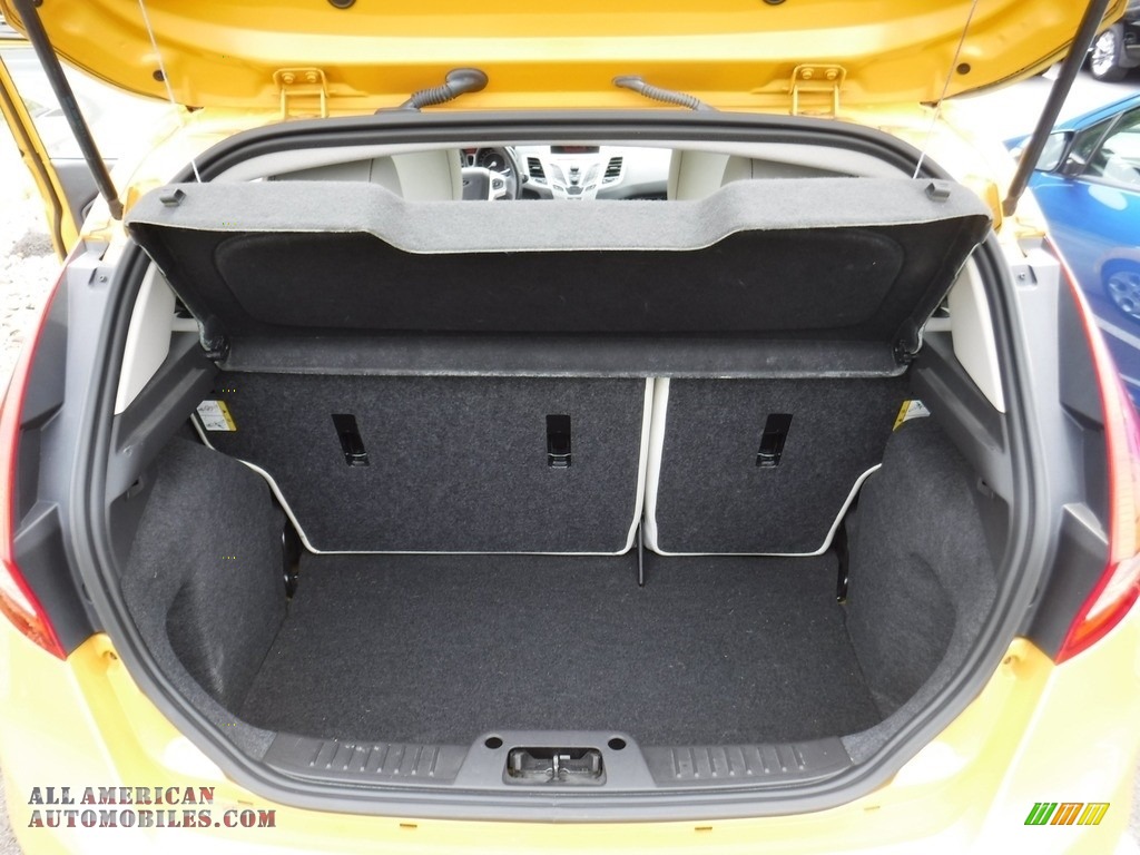 2011 Fiesta SES Hatchback - Yellow Blaze Metallic Tri-Coat / Cashmere/Charcoal Black Leather photo #25