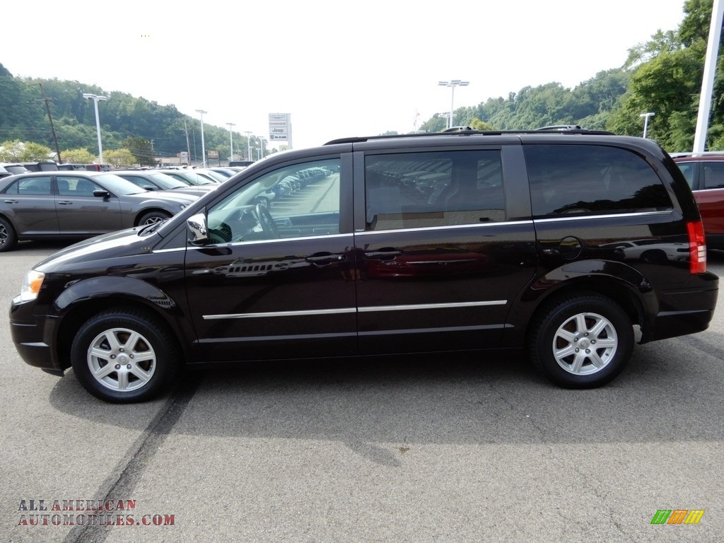 2010 Town & Country Touring - Brilliant Black Crystal Pearl / Dark Slate Gray/Light Shale photo #2
