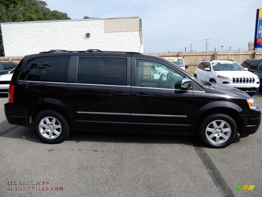 2010 Town & Country Touring - Brilliant Black Crystal Pearl / Dark Slate Gray/Light Shale photo #7