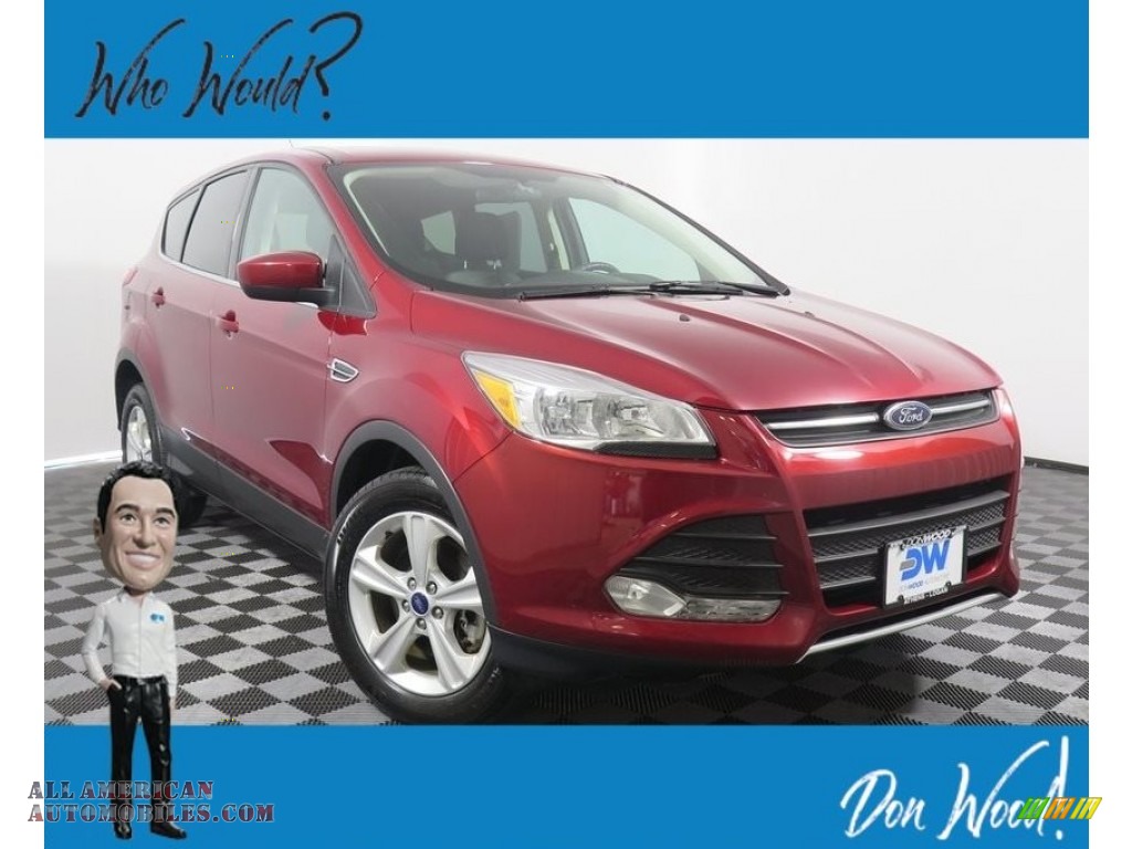 Ruby Red Metallic / Charcoal Black Ford Escape SE 4WD