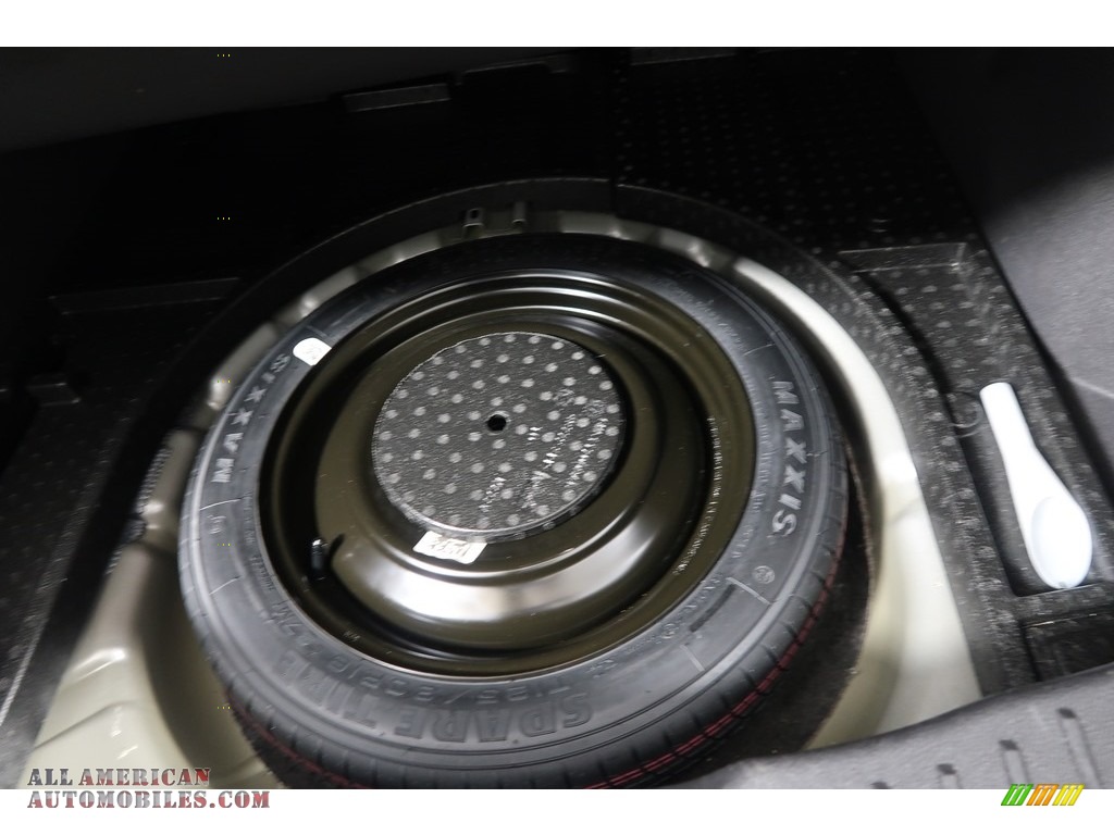 2015 Focus SE Sedan - Ingot Silver Metallic / Charcoal Black photo #31