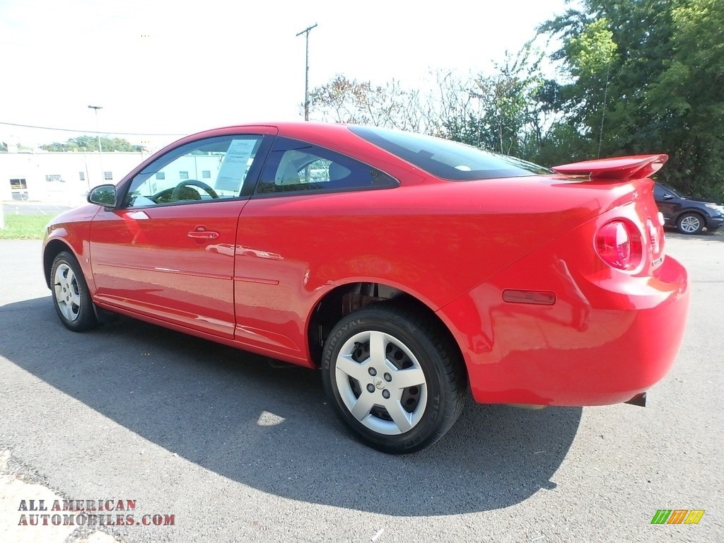 2007 Cobalt LS Coupe - Victory Red / Gray photo #6
