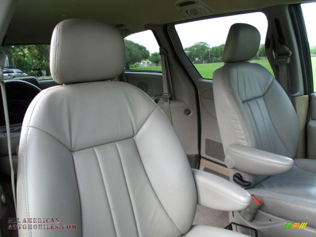 2003 Town & Country LXi - Light Almond Pearl / Taupe photo #14