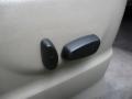 Chrysler Town & Country LXi Light Almond Pearl photo #42
