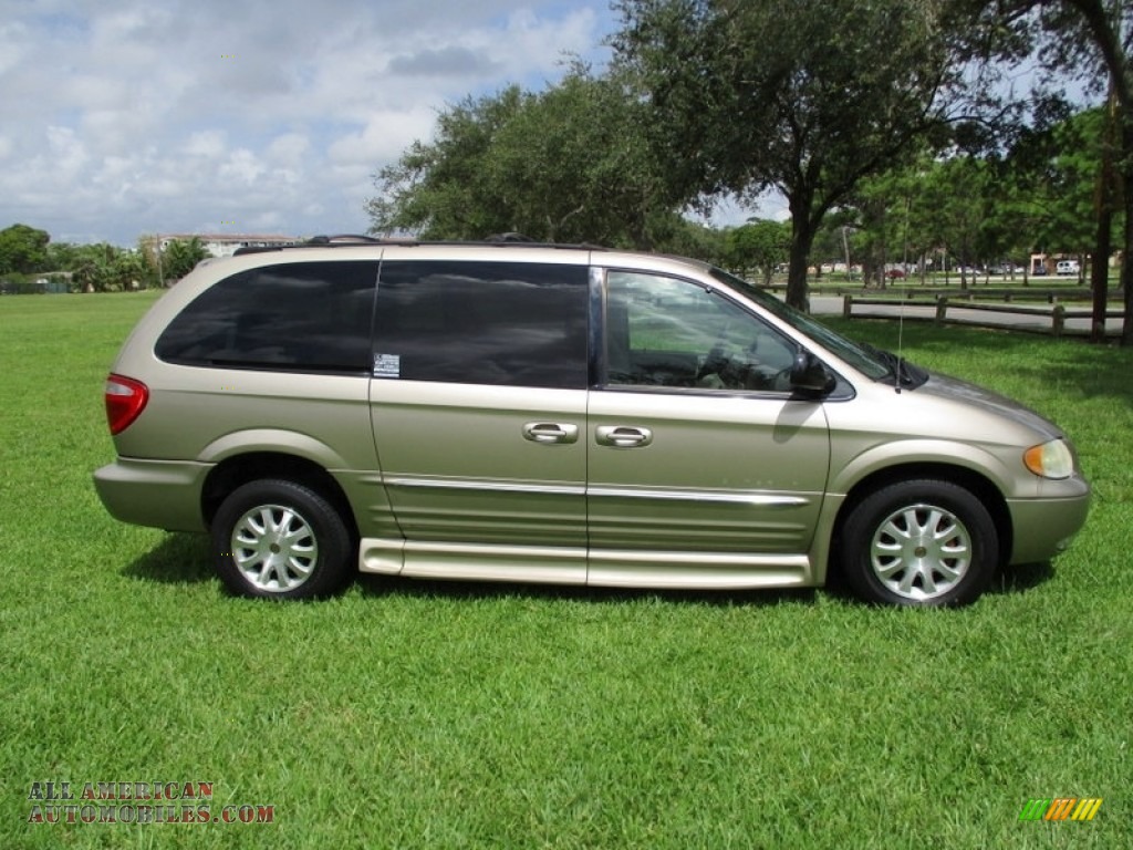 2003 Town & Country LXi - Light Almond Pearl / Taupe photo #55