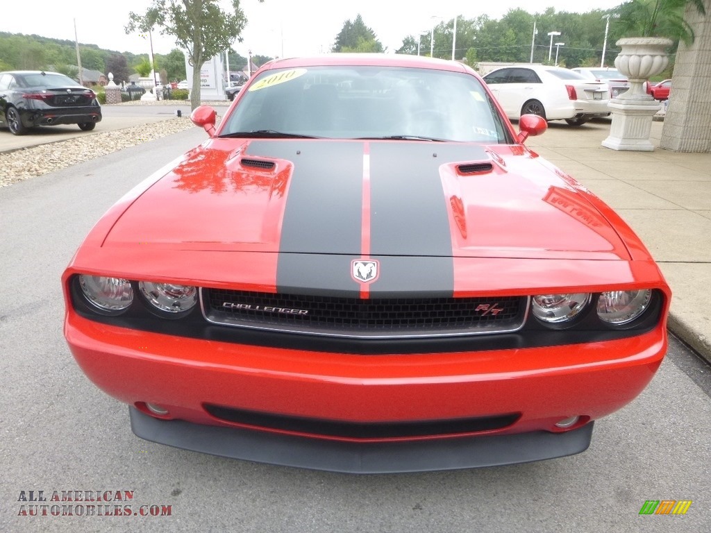 2010 Challenger SE - Inferno Red Crystal Pearl / Dark Slate Gray photo #4
