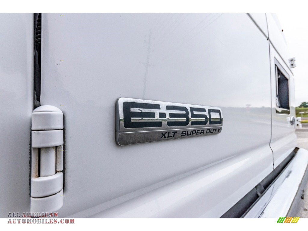 2006 E Series Van E350 XL Passenger - Oxford White / Medium Flint Grey photo #21