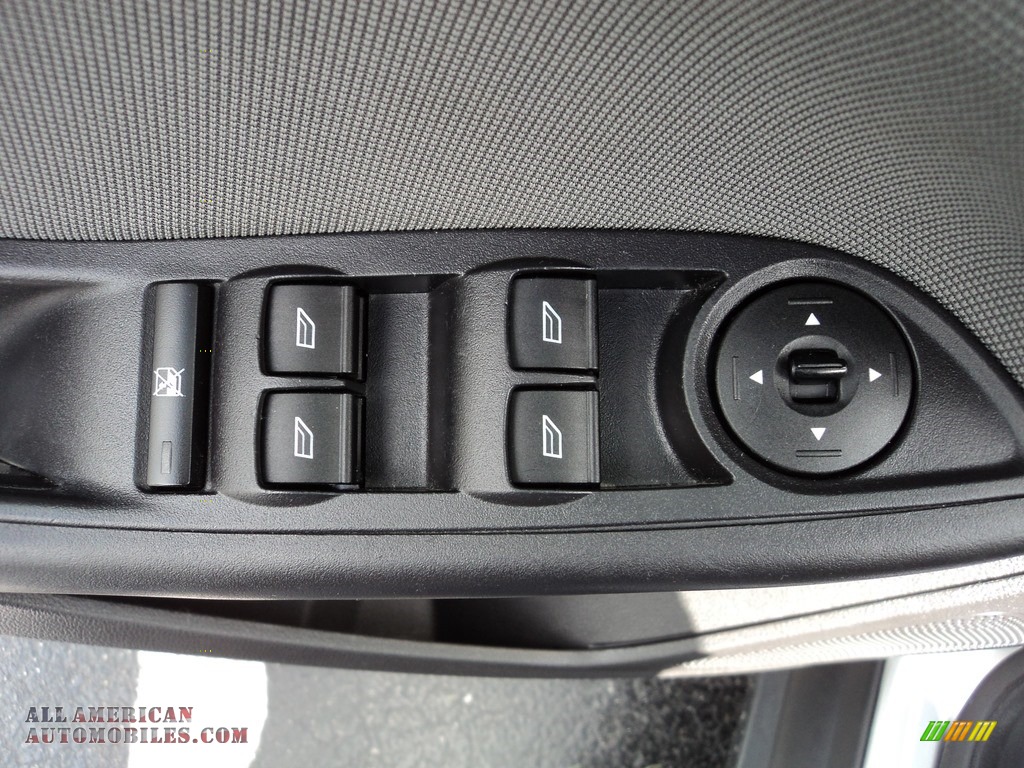 2013 Focus SE Sedan - Ingot Silver / Charcoal Black photo #9