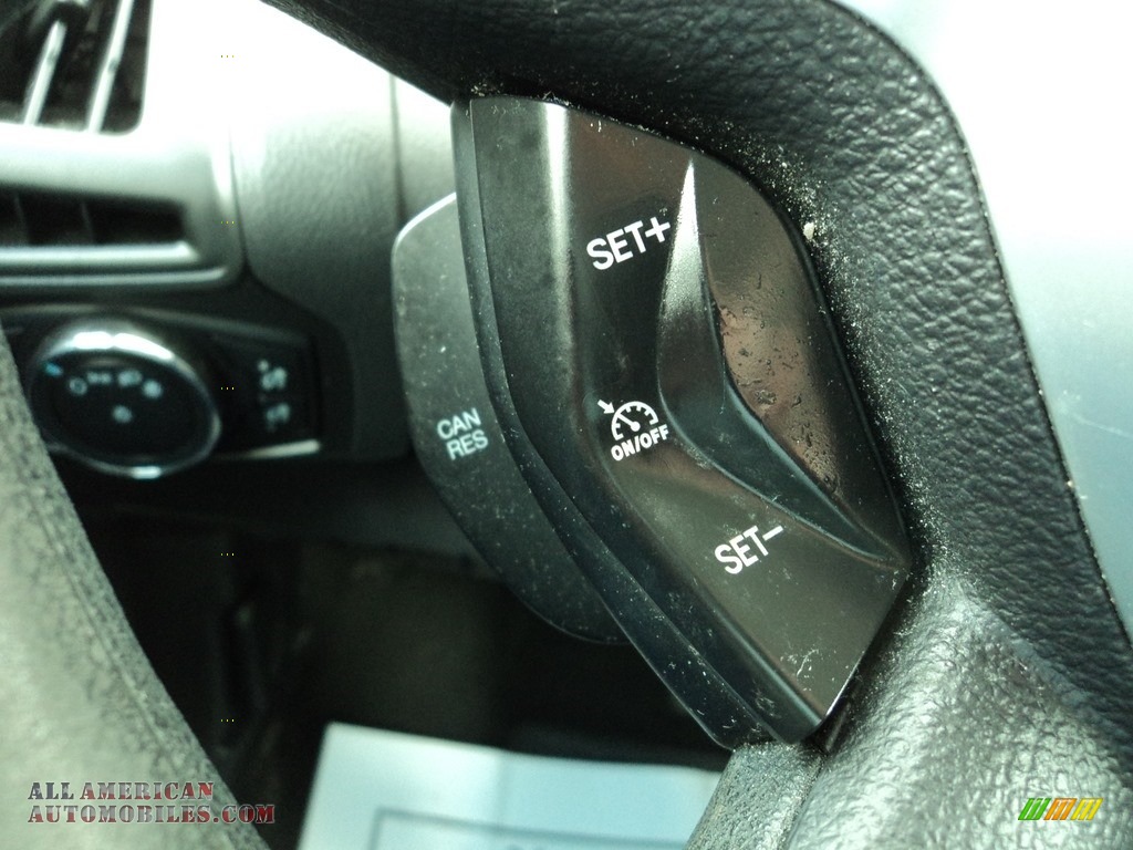 2013 Focus SE Sedan - Ingot Silver / Charcoal Black photo #15