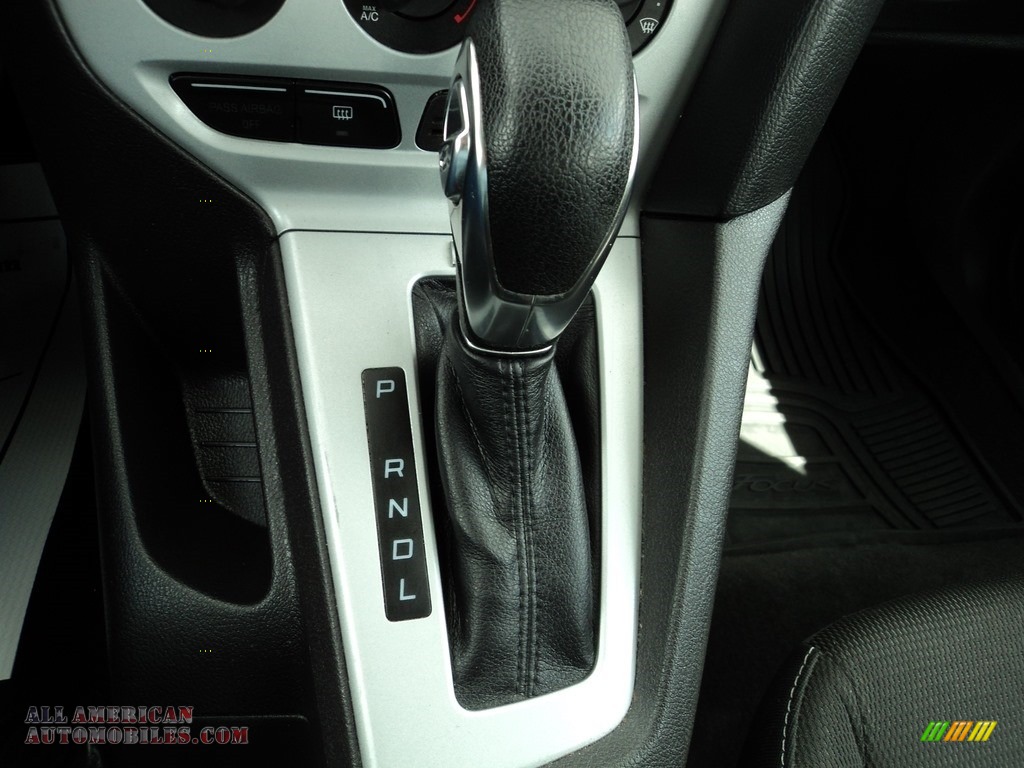 2013 Focus SE Sedan - Ingot Silver / Charcoal Black photo #22