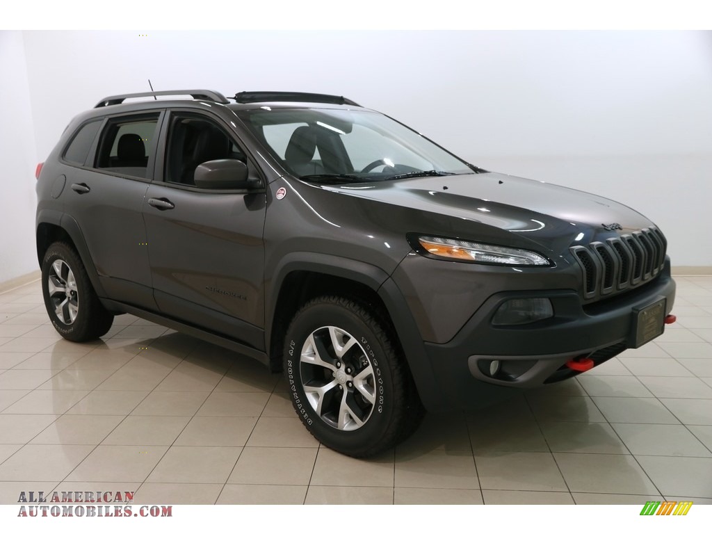 Granite Crystal Metallic / Trailhawk Black Jeep Cherokee Trailhawk 4x4