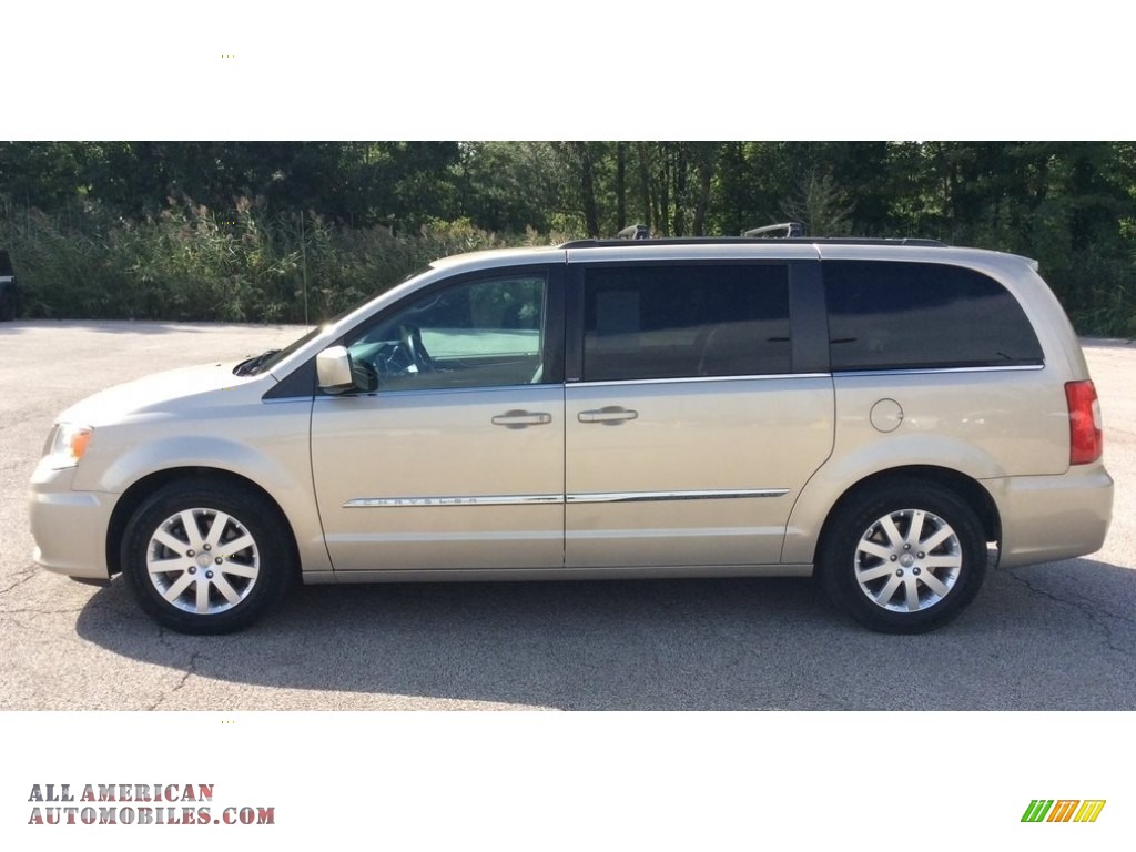 2013 Town & Country Touring - Cashmere Pearl / Dark Frost Beige/Medium Frost Beige photo #2