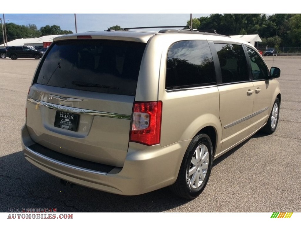 2013 Town & Country Touring - Cashmere Pearl / Dark Frost Beige/Medium Frost Beige photo #5