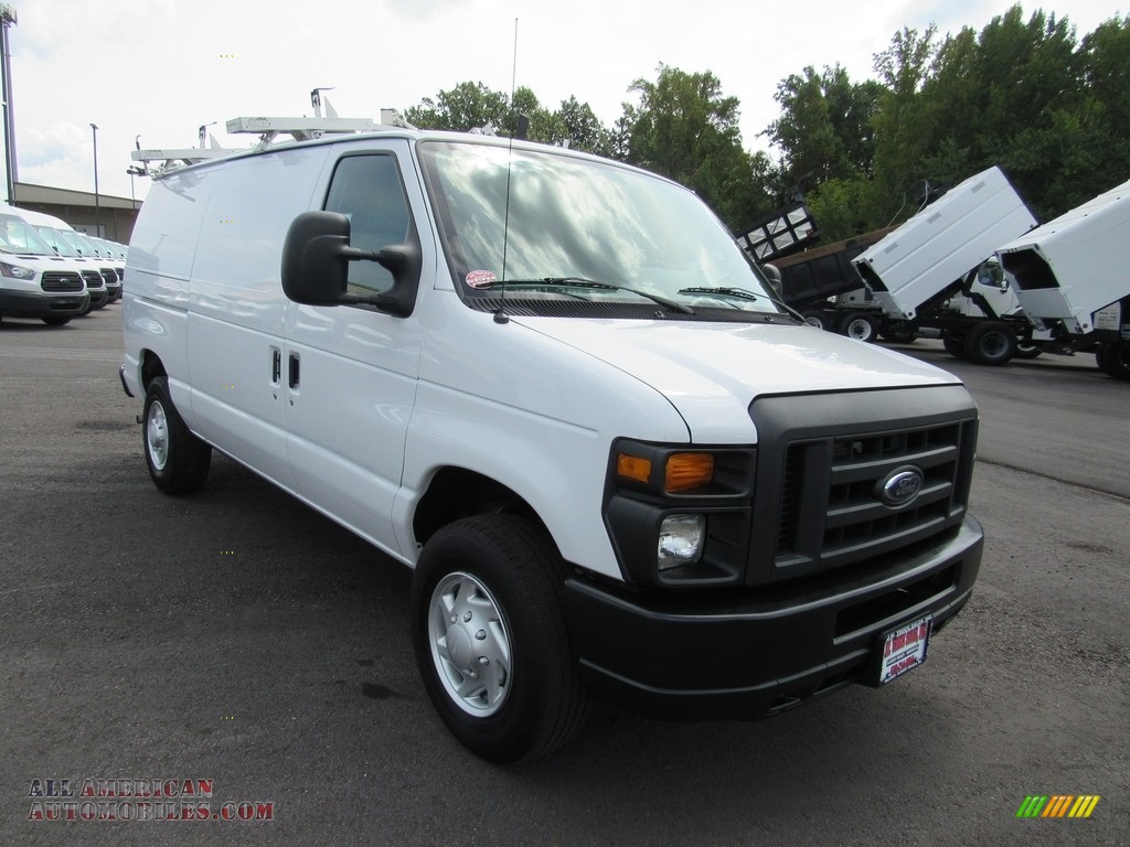 2013 E Series Van E250 Cargo - Oxford White / Medium Flint photo #39