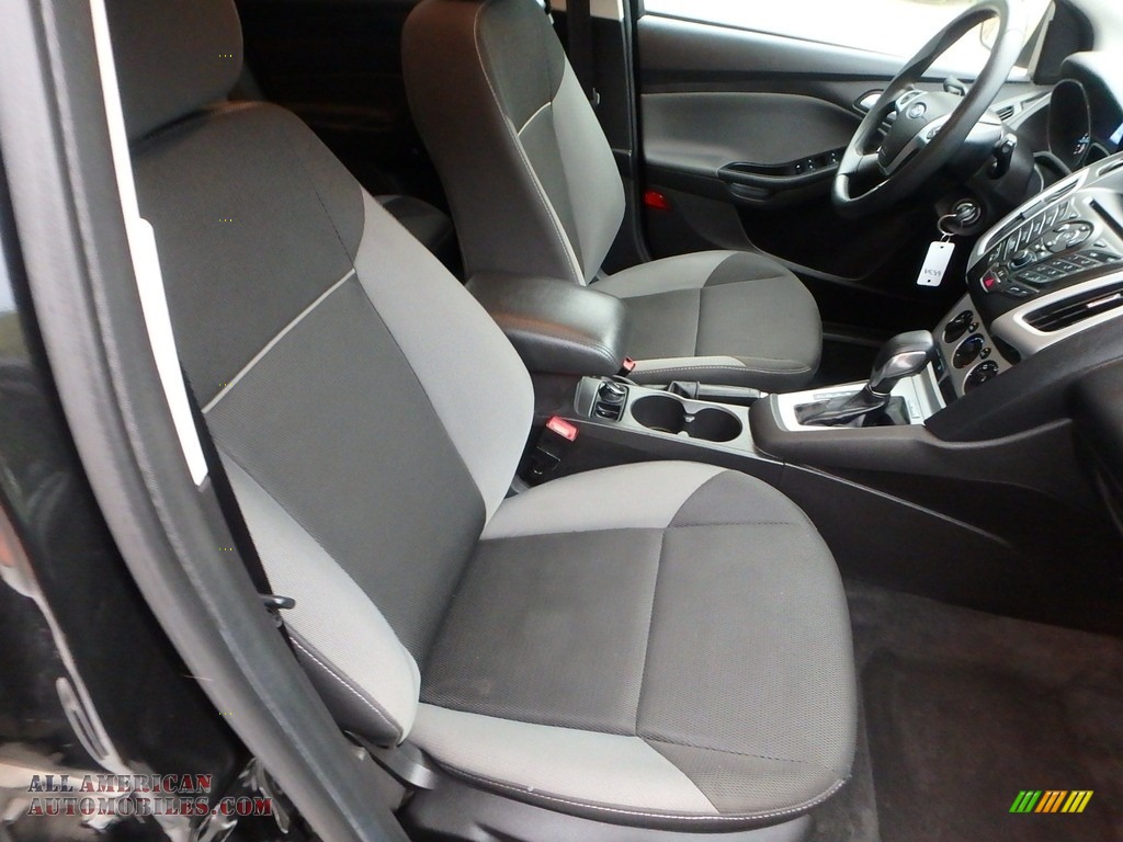 2014 Focus SE Hatchback - Tuxedo Black / Charcoal Black photo #11