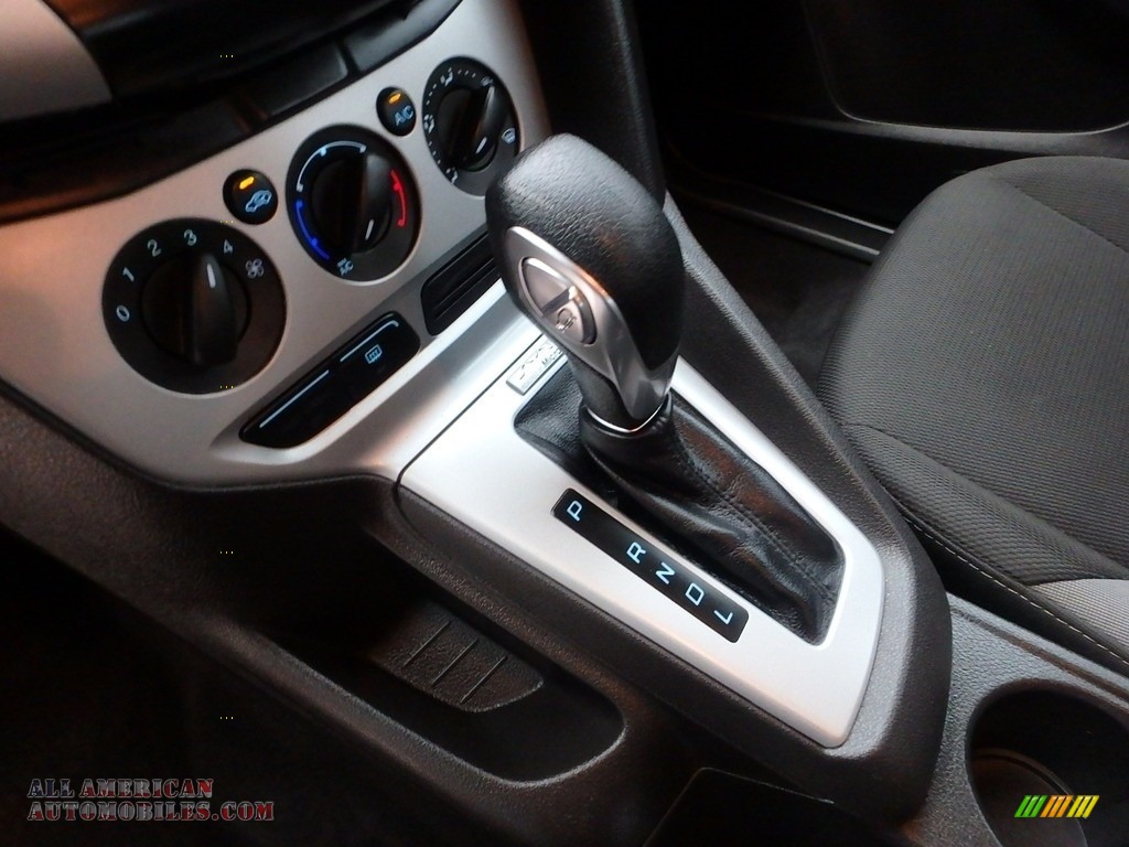 2014 Focus SE Hatchback - Tuxedo Black / Charcoal Black photo #21