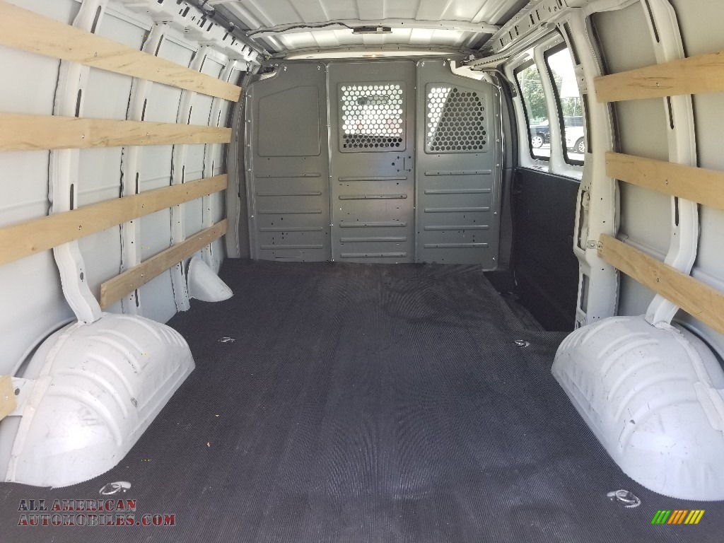 2017 Savana Van 2500 Cargo - Summit White / Medium Pewter photo #10