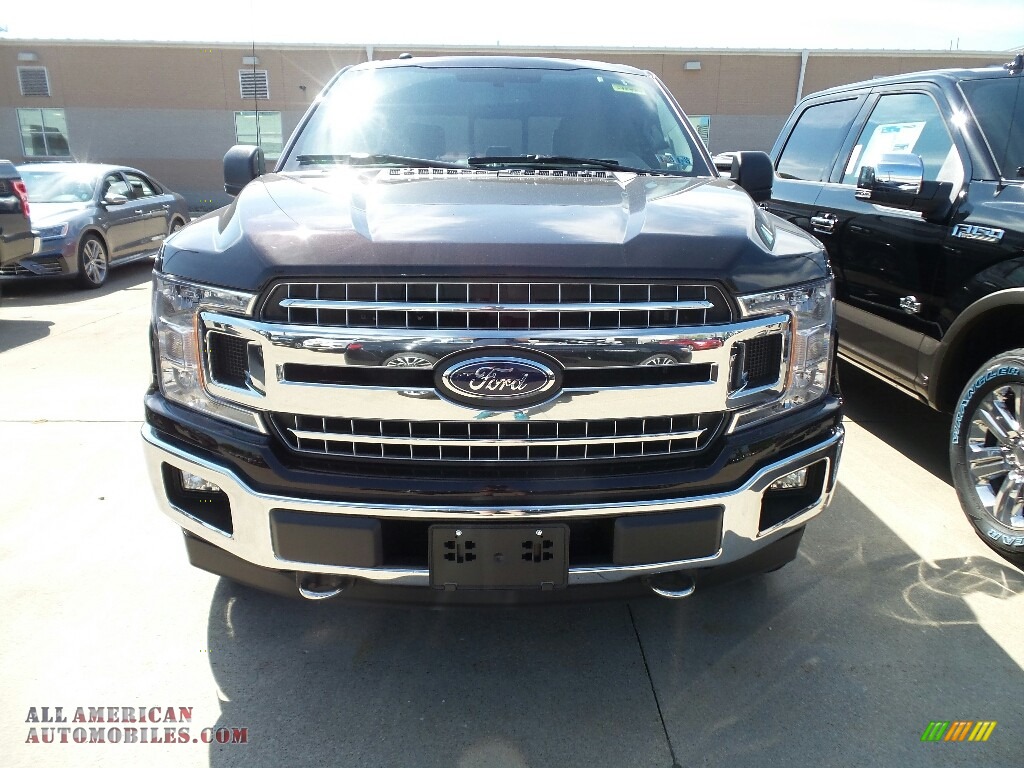 2018 F150 XLT SuperCrew 4x4 - Magma Red / Earth Gray photo #2