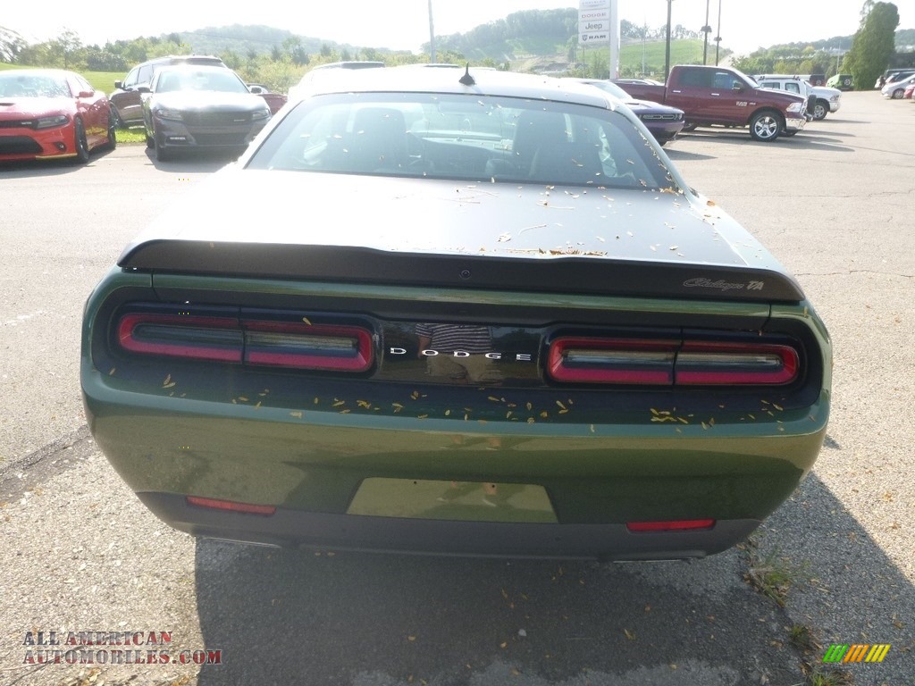 2018 Challenger T/A 392 - F8 Green / Black photo #4