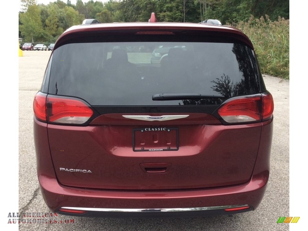 2019 Pacifica Touring L Plus - Velvet Red Pearl / Black/Alloy photo #5
