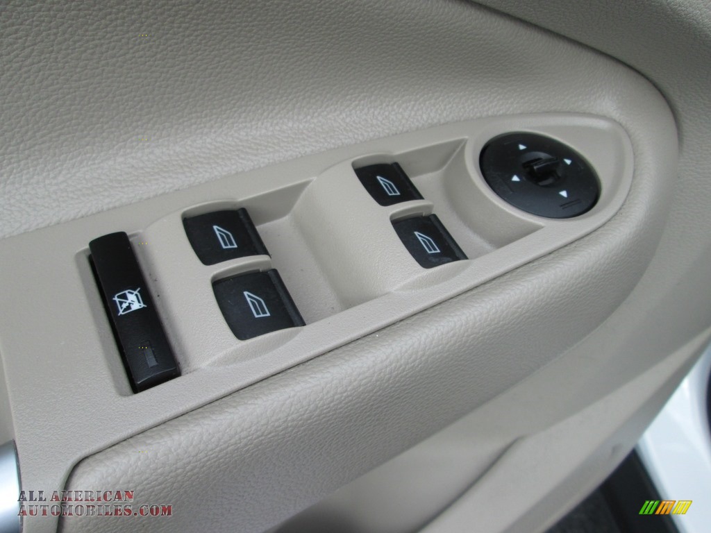 2013 Escape SE 1.6L EcoBoost 4WD - White Platinum Metallic Tri-Coat / Medium Light Stone photo #15