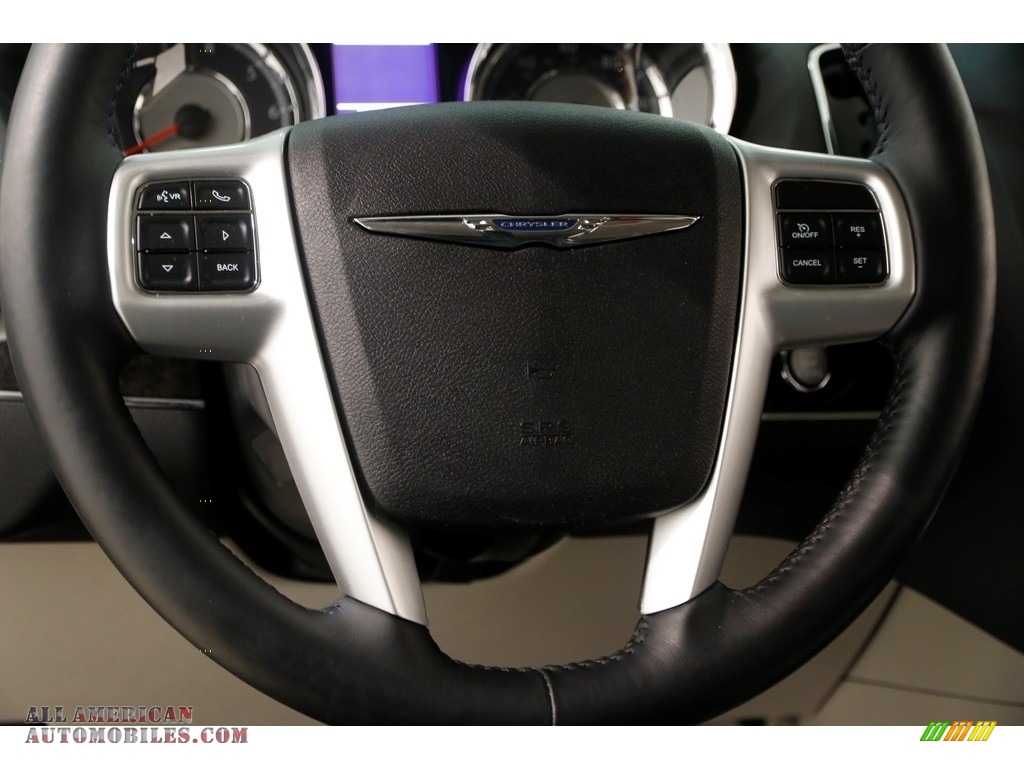 2015 Town & Country Touring-L - True Blue Pearl / Black/Light Graystone photo #6