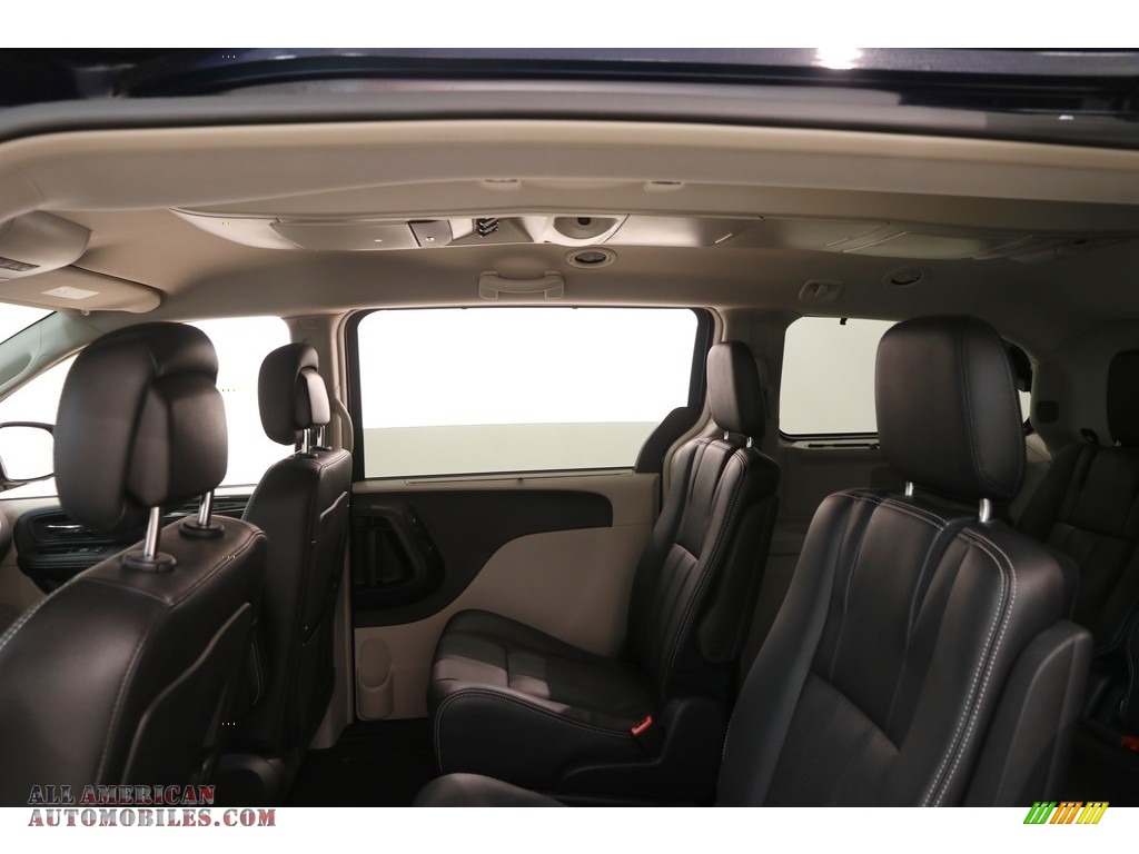 2015 Town & Country Touring-L - True Blue Pearl / Black/Light Graystone photo #25