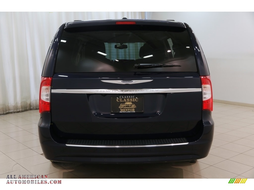 2015 Town & Country Touring-L - True Blue Pearl / Black/Light Graystone photo #30