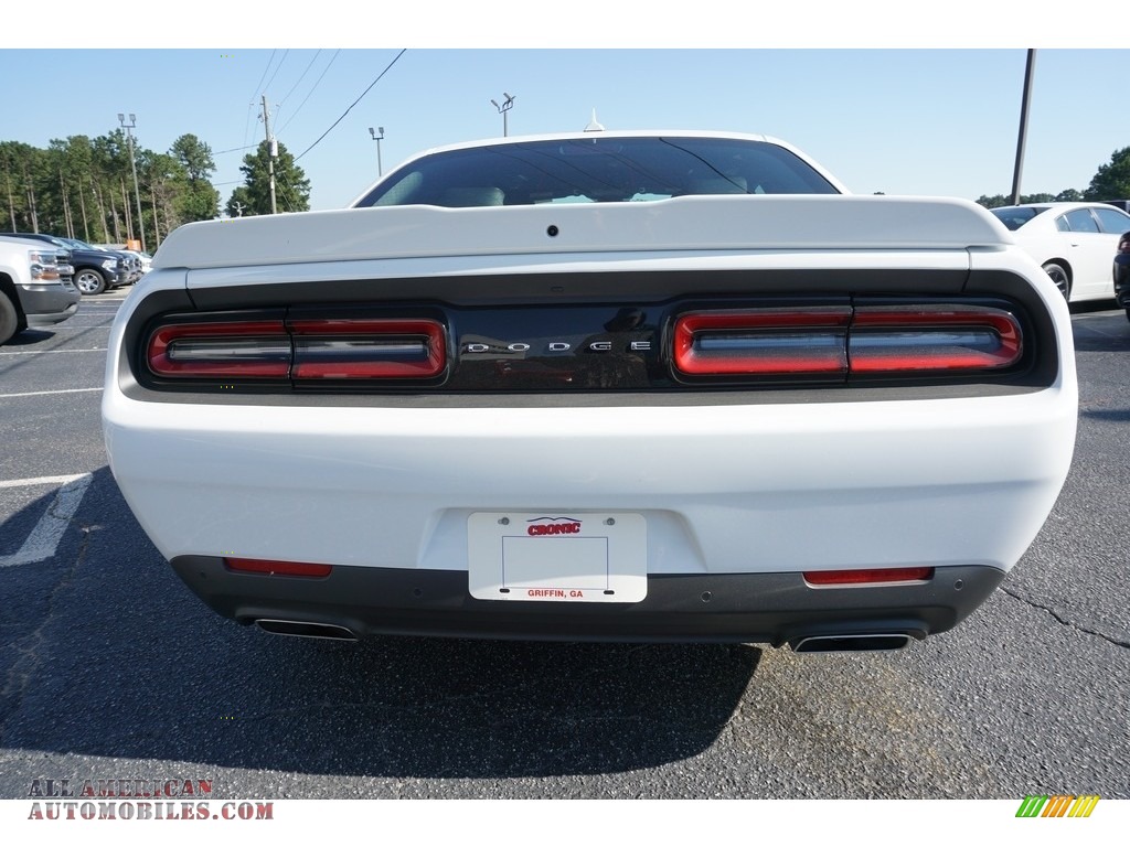 2019 Challenger R/T - White Knuckle / Ruby Red/Black photo #12