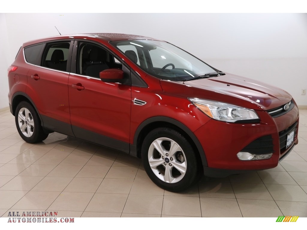 Ruby Red Metallic / Charcoal Black Ford Escape SE