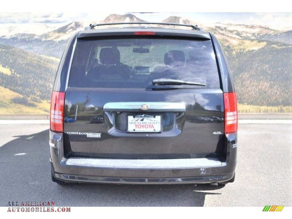 2008 Town & Country Limited - Brilliant Black Crystal Pearlcoat / Medium Slate Gray/Light Shale photo #9