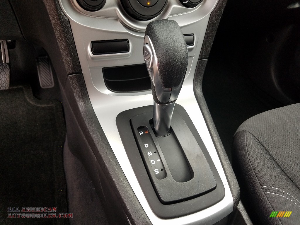 2018 Fiesta SE Hatchback - Ingot Silver / Charcoal Black photo #17