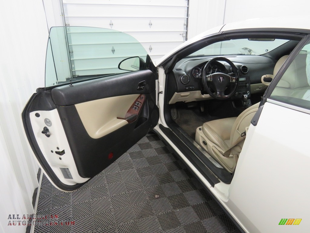 2007 G6 GT Convertible - Ivory White / Light Taupe photo #23