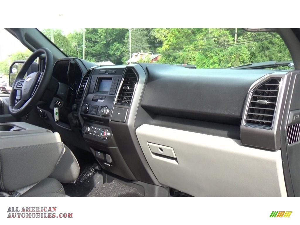 2018 F150 XLT SuperCab 4x4 - Magnetic / Earth Gray photo #24