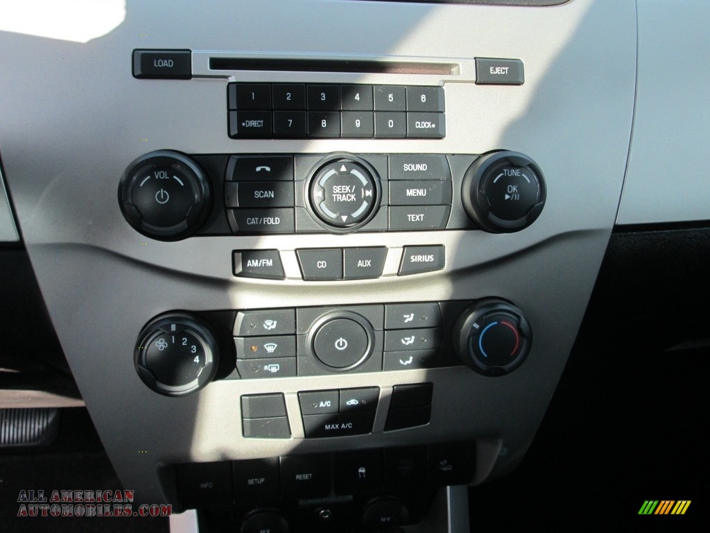 2010 Focus SES Sedan - Sterling Grey Metallic / Charcoal Black photo #24