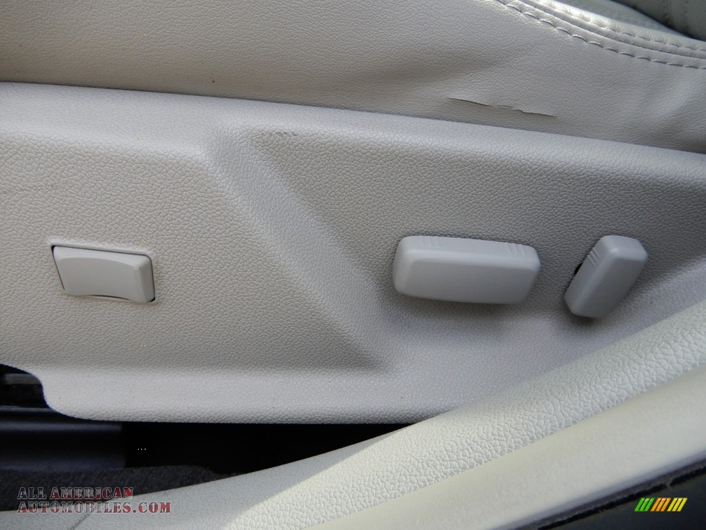 2013 CTS 4 3.0 AWD Sedan - White Diamond Tricoat / Light Titanium/Ebony photo #18