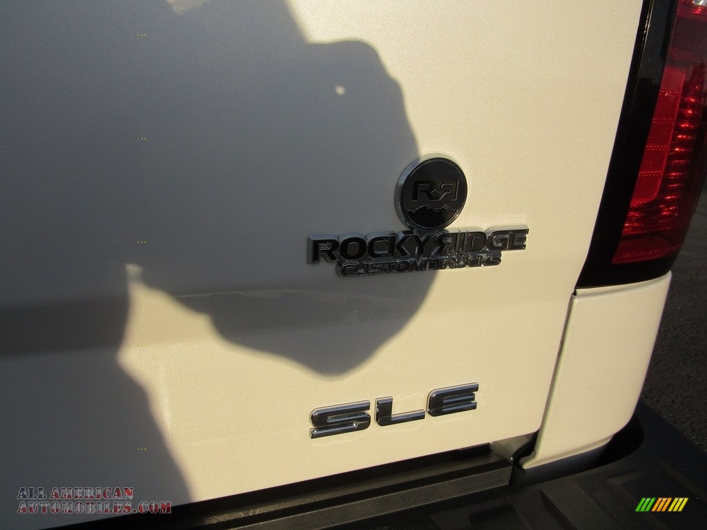 2016 Sierra 1500 SLE Crew Cab 4WD - Summit White / Jet Black photo #34