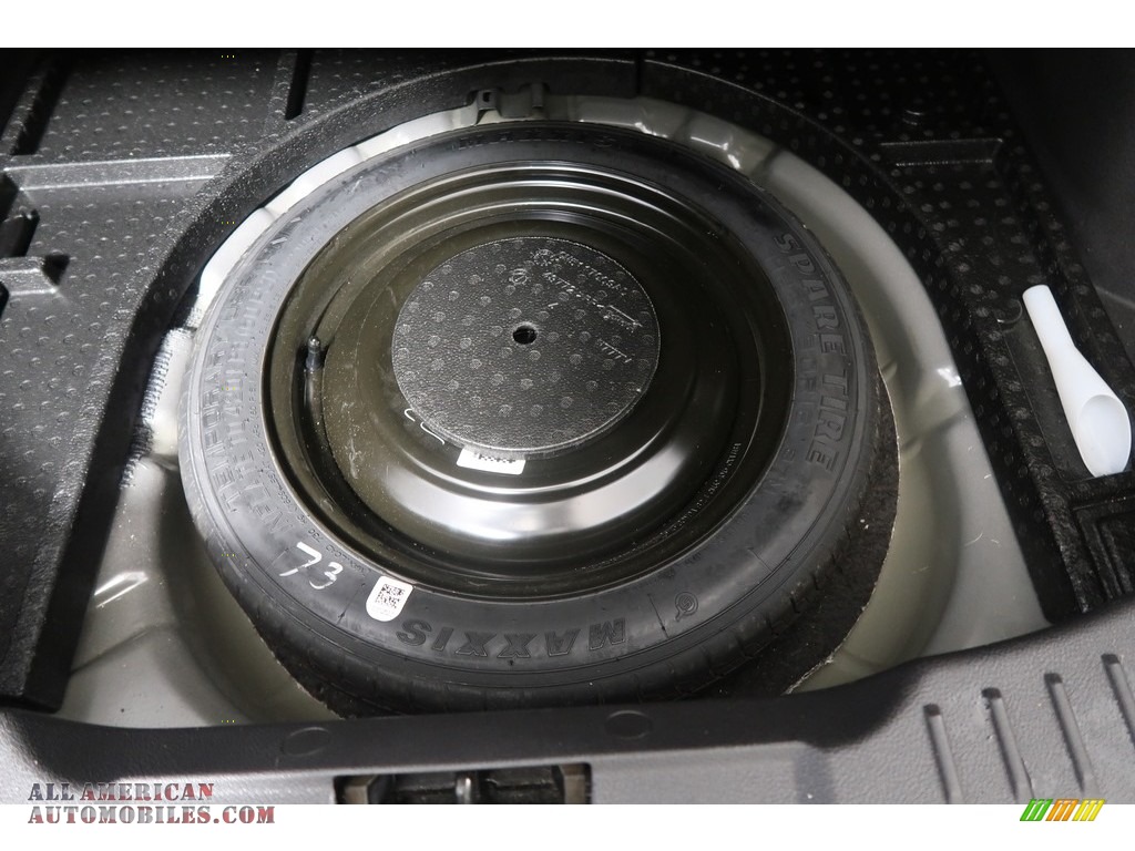 2013 Focus SE Sedan - Sterling Gray / Charcoal Black photo #33