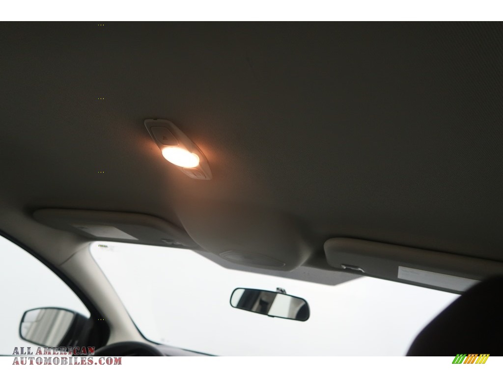 2013 Focus SE Sedan - Sterling Gray / Charcoal Black photo #46