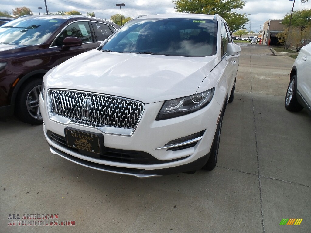 White Platinum / Ebony Lincoln MKC Select