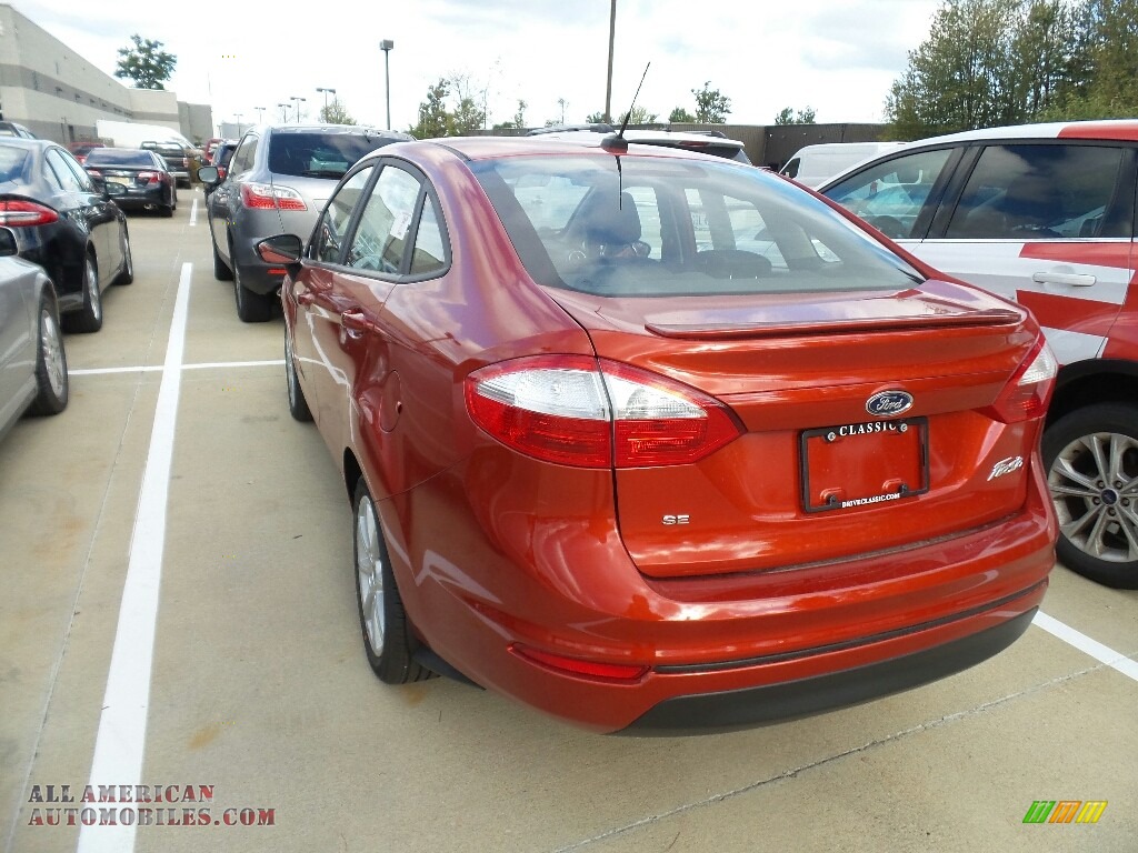 2018 Fiesta SE Sedan - Hot Pepper Red / Charcoal Black photo #3