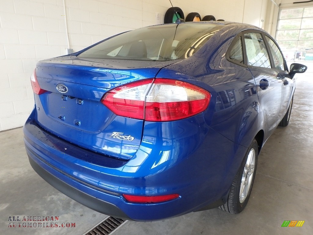 2018 Fiesta SE Sedan - Lightning Blue / Charcoal Black photo #2