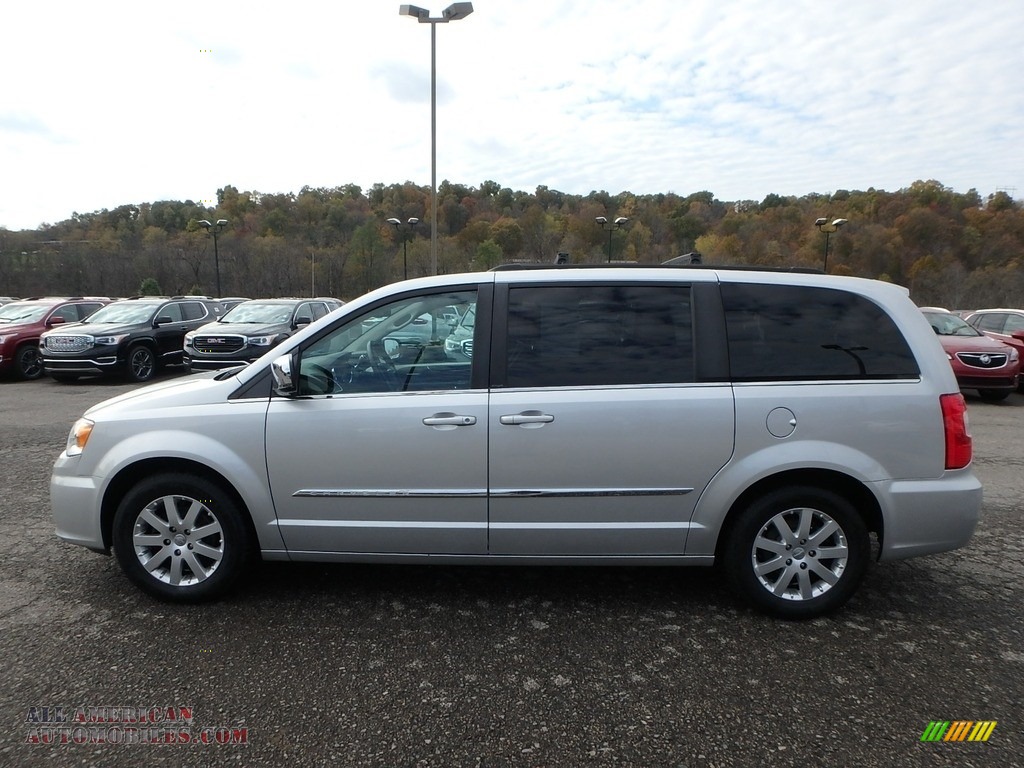 2011 Town & Country Touring - L - Bright Silver Metallic / Black/Light Graystone photo #13