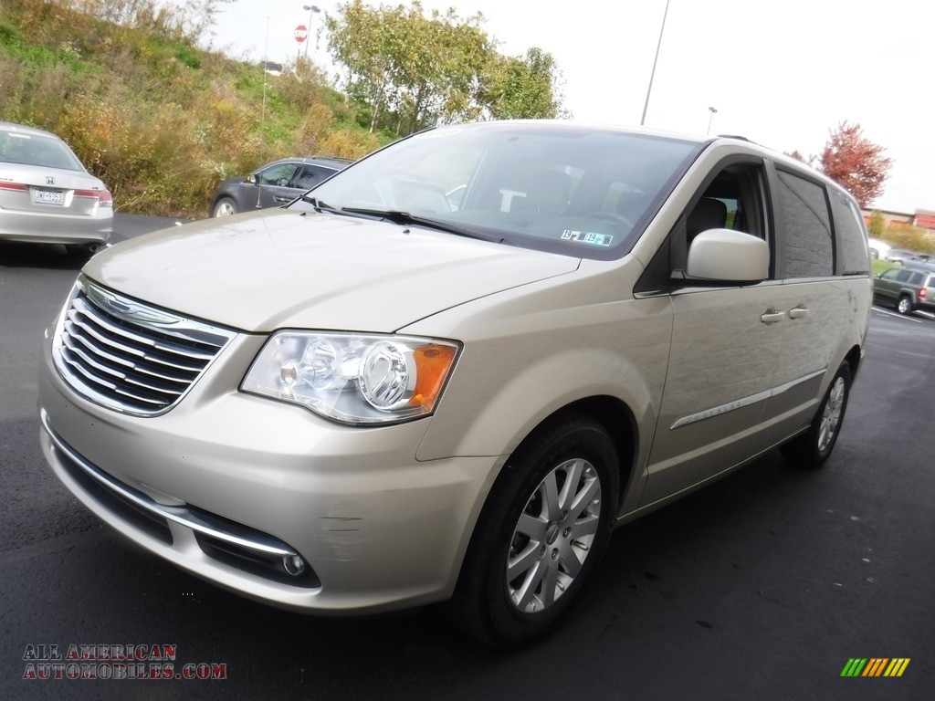 2013 Town & Country Touring - Cashmere Pearl / Dark Frost Beige/Medium Frost Beige photo #6