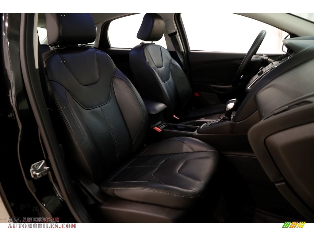2015 Focus SE Hatchback - Tuxedo Black Metallic / Charcoal Black photo #13