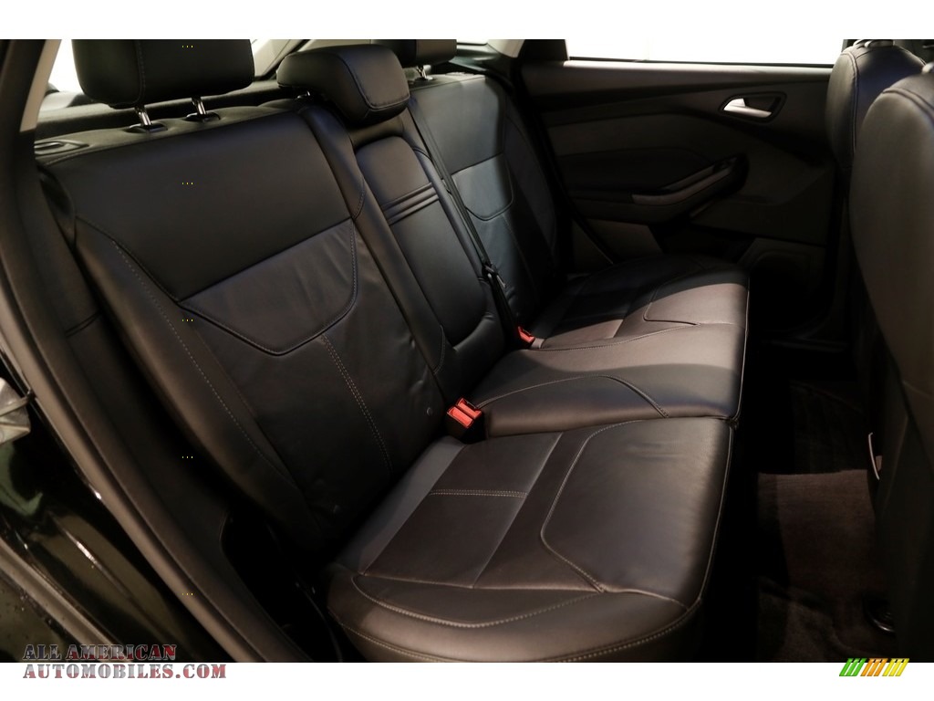2015 Focus SE Hatchback - Tuxedo Black Metallic / Charcoal Black photo #14